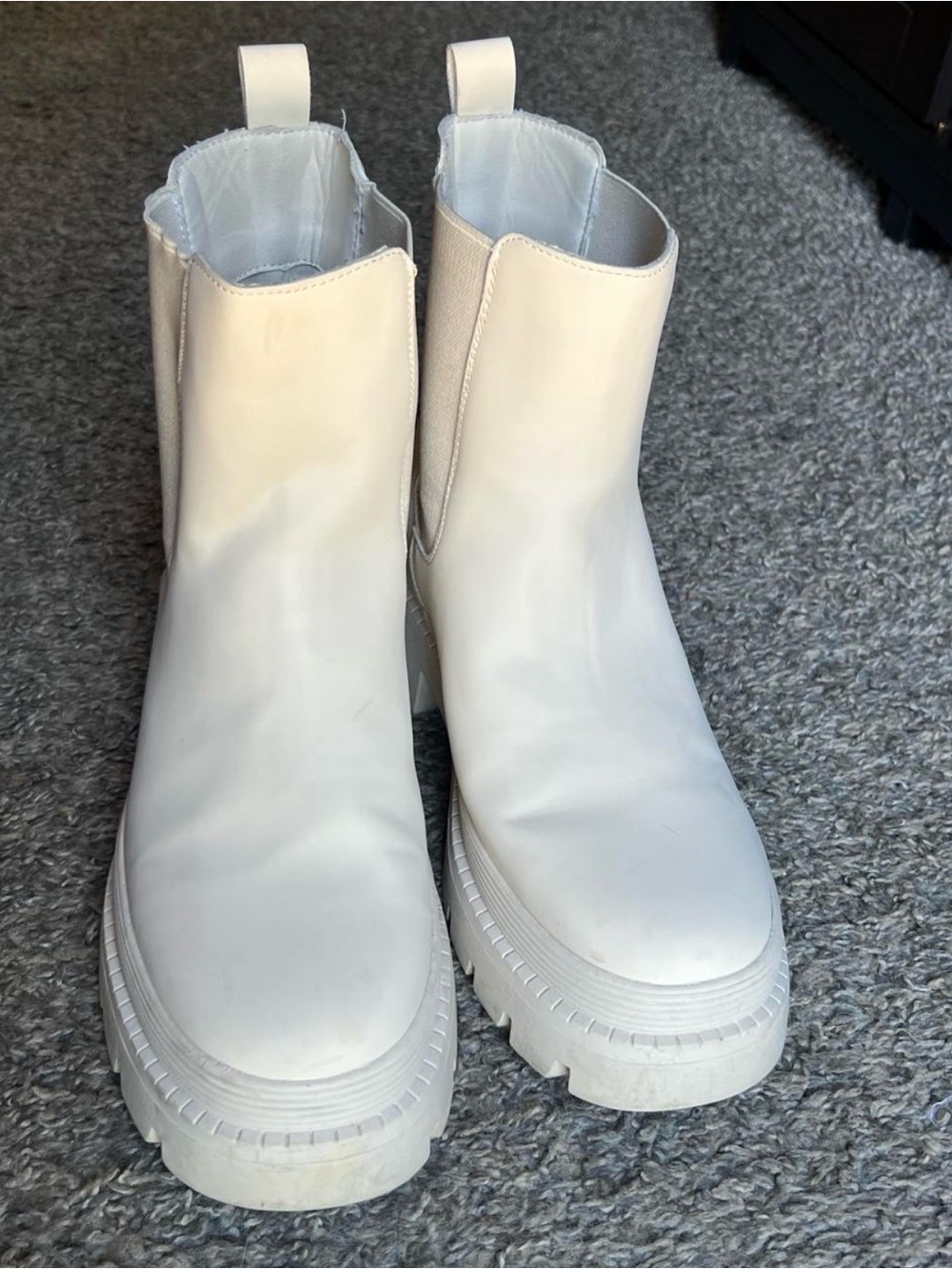 Women’s  White Chelsea Lug Boots - Minimal Leather Ankle Boot